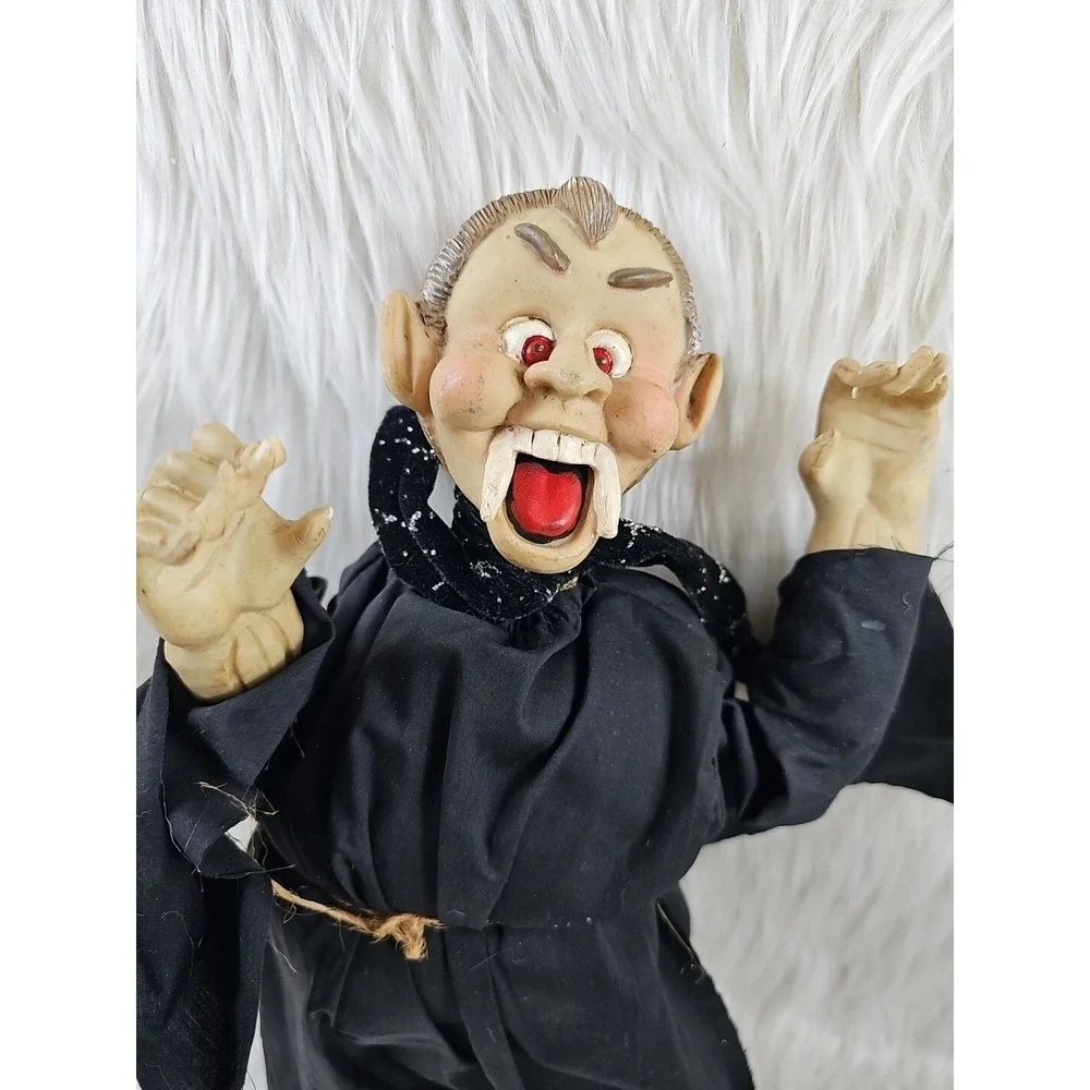 Super Cool Vintage Dracula Vampire 16
